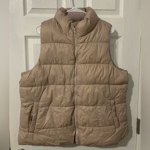 Old Navy XL Tan Puffer Vest